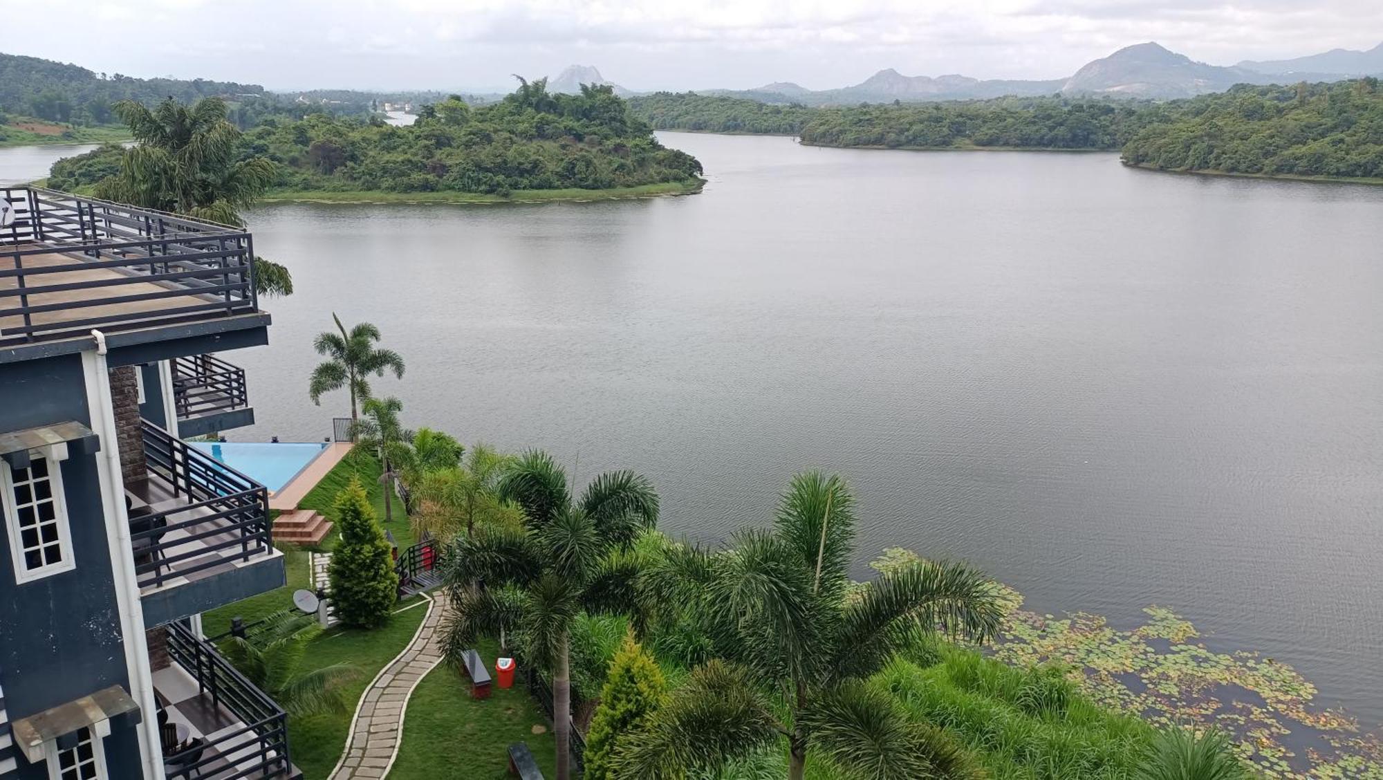 Casa Lake View Resort Wayanad Meppādi Exterior foto